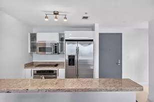 601 NE 36th St, Miami, FL 33137 - Photo 7