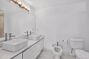 601 NE 36th St, Miami, FL 33137 - Photo 23