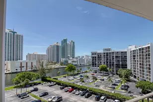 800 Parkview Dr, Hallandale Beach, FL 33009 - Photo 25