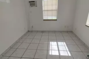 31 SW 10th St, Dania Beach, FL 33004 - Photo 5