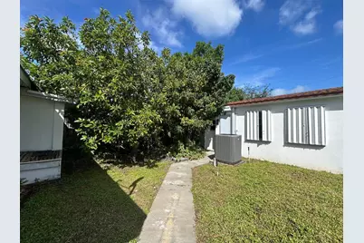 31 SW 10th Street #2, Dania Beach, FL 33004 - Photo 11