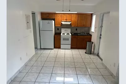 31 SW 10th Street #2, Dania Beach, FL 33004 - Photo 3