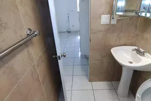 31 SW 10th St, Dania Beach, FL 33004 - Photo 11