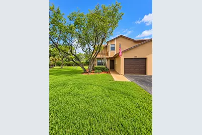 250 Lakeside Circle, Sunrise, FL 33326 - Photo 13