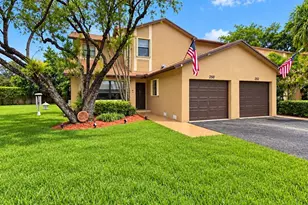 250 Lakeside Cir, Sunrise, FL 33326 - Photo 1