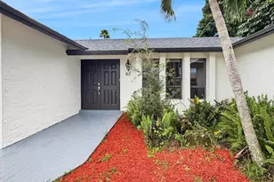 102 Valencia St, Royal Palm Beach, FL 33411 - Photo 5