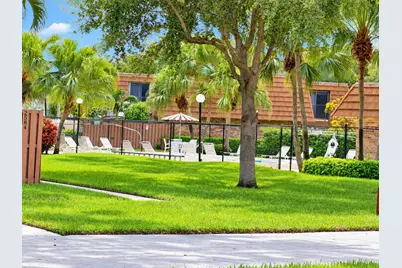 2590 Lakeview Court, Cooper City, FL 33026 - Photo 3