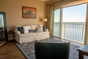 30 Harbour Isle Dr W, Fort Pierce, FL 34949 - Photo 1