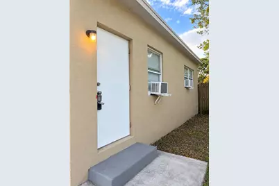 1711 NW 7th Street, Fort Lauderdale, FL 33311 - Photo 3