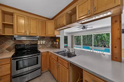1540 NE 40th Street, Oakland Park, FL 33334 - Photo 9