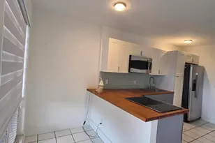 2716 NE 30th Pl, Fort Lauderdale, FL 33306 - Photo 3