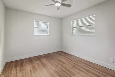2424 1st Place SW, Vero Beach, FL 32962 - Photo 17