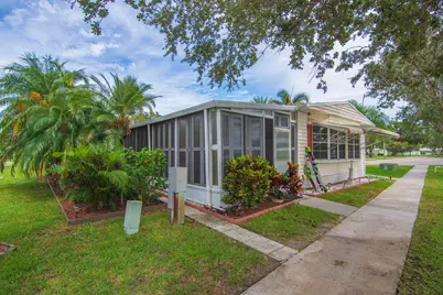 16 Santa Maria Court, Port Saint Lucie, FL 34952 - Photo 9