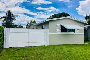 720 SW 69th Ave, Pembroke Pines, FL 33023 - Photo 27