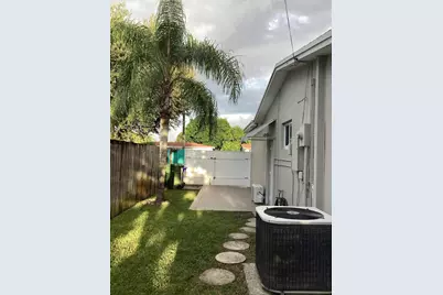 720 SW 69th Avenue, Pembroke Pines, FL 33023 - Photo 21