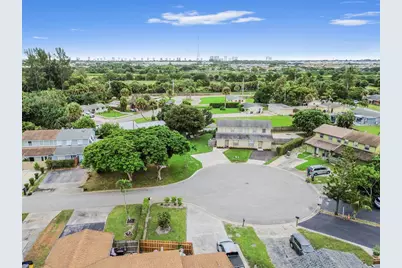 8600 Uranus Terrace, West Palm Beach, FL 33403 - Photo 3