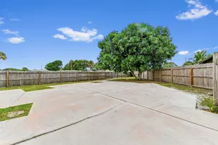8600 Uranus Terrace, West Palm Beach, FL 33403 - Photo 27