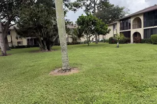 120 Lake Pine Cir, Greenacres, FL 33463 - Photo 5