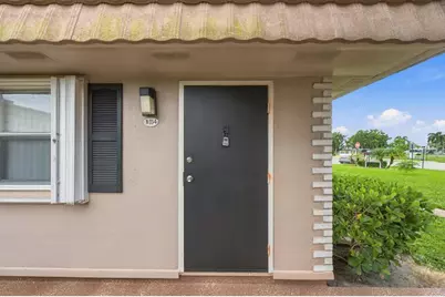 334 Seville N, Delray Beach, FL 33446 - Photo 9