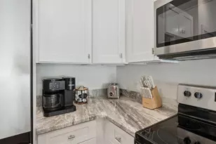 911 S 7th St, Fernandina Beach, FL 32034 - Photo 11