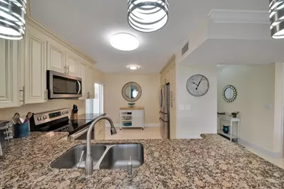 10223 N Circle Lake Drive #102, Boynton Beach, FL 33437 - Photo 9