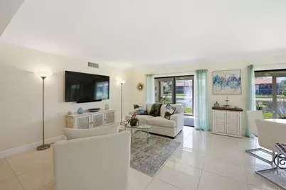 10223 N Circle Lake Drive #102, Boynton Beach, FL 33437 - Photo 3
