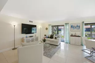 10223 N Circle Lake Dr, Boynton Beach, FL 33437 - Photo 3