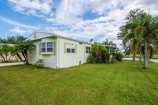7 La Paloma Ln, Port Saint Lucie, FL 34952 - Photo 9