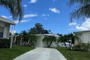 7 La Paloma Ln, Port Saint Lucie, FL 34952 - Photo 7