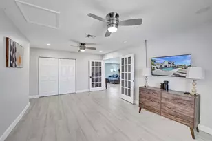 2256 SE 10th St, Pompano Beach, FL 33062 - Photo 17