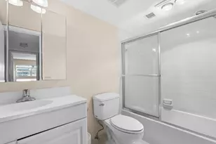 202 SE 10th St, Dania Beach, FL 33004 - Photo 15