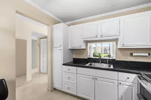 202 SE 10th St, Dania Beach, FL 33004 - Photo 13