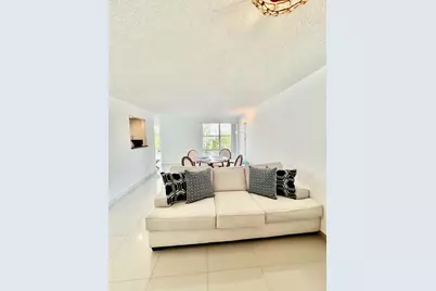 17570 Atlantic Boulevard #416, Sunny Isles Beach, FL 33160 - Photo 9