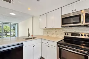 114 Royal Pk Dr, Oakland Park, FL 33309 - Photo 5