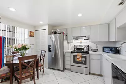 1000 Colony Point Circle #110, Pembroke Pines, FL 33026 - Photo 1