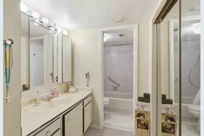 1000 Colony Point Circle #110, Pembroke Pines, FL 33026 - Photo 17