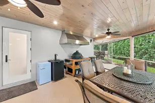 3590 Lakeview Dr, Delray Beach, FL 33445 - Photo 41