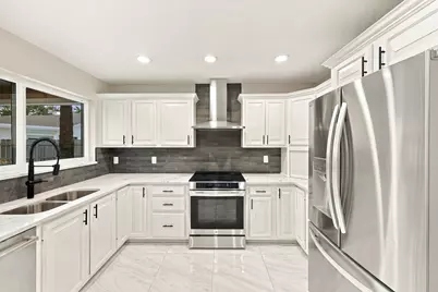 3590 Lakeview Drive, Delray Beach, FL 33445 - Photo 11