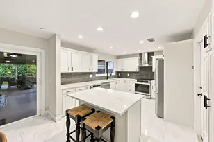 3590 Lakeview Dr, Delray Beach, FL 33445 - Photo 9
