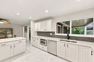 3590 Lakeview Dr, Delray Beach, FL 33445 - Photo 15