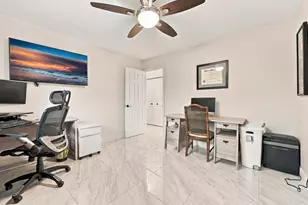 3590 Lakeview Dr, Delray Beach, FL 33445 - Photo 27