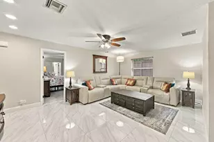 3590 Lakeview Dr, Delray Beach, FL 33445 - Photo 17