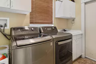 7652 NW 23rd St, Pembroke Pines, FL 33024 - Photo 35