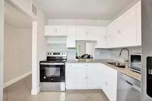 130 Lake Meryl Dr, West Palm Beach, FL 33411 - Photo 25