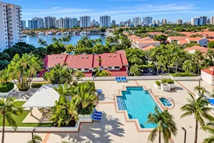 3600 Yacht Club Dr, Aventura, FL 33180 - Photo 25