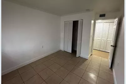 1201 Lake Victoria Drive #P, West Palm Beach, FL 33411 - Photo 17