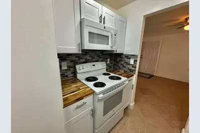 1201 Lake Victoria Drive #P, West Palm Beach, FL 33411 - Photo 5