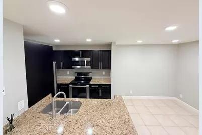 907 Meadows Circle, Boynton Beach, FL 33436 - Photo 3