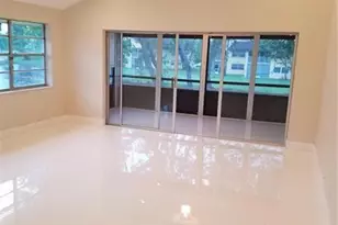 8761 Holly Ct, Tamarac, FL 33321 - Photo 5