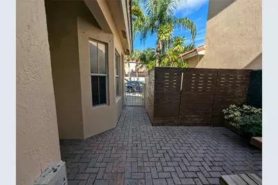 1770 Yellowheart Way, Hollywood, FL 33019 - Photo 5
